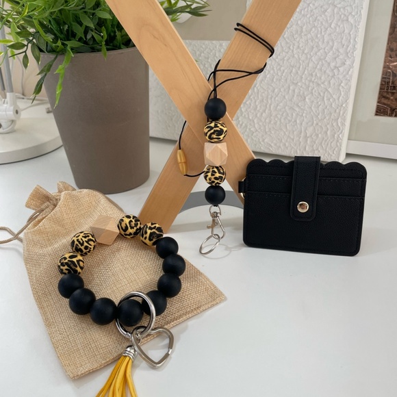 Bracelet Keychain Silicone Wood Beads/Lanyard Teacher Badge Holder Gift Set - Picture 2 of 7